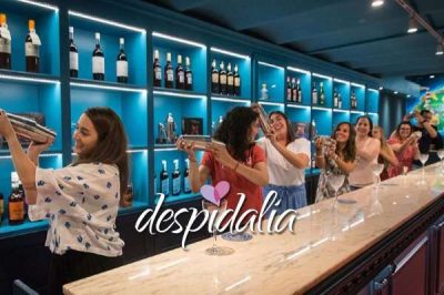 Cours de sangria à Barcelone et repas tapas pour les EVJF et EVG