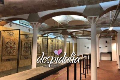 Lancer de Haches à Barcelone pour Enterrements de Vie de Garçon et de Jeune Fille