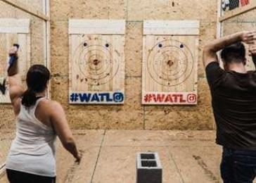 Lancer de Haches à Barcelone pour Enterrements de Vie de Garçon et de Jeune Fille