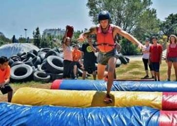 Olympiades Koh-Lanta à Sitges pour les groupes, les EVJF et EVG