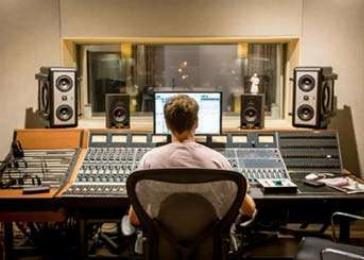 Enregistrement de chanson dans un studio de musique