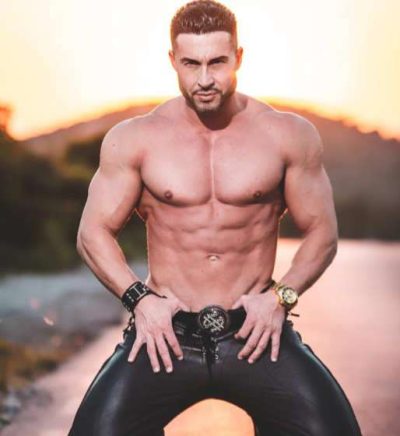 ISAAC - stripteaseur à Barcelone