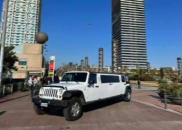 Location de limousine Jeep à Barcelone pour les EVJF et EVG